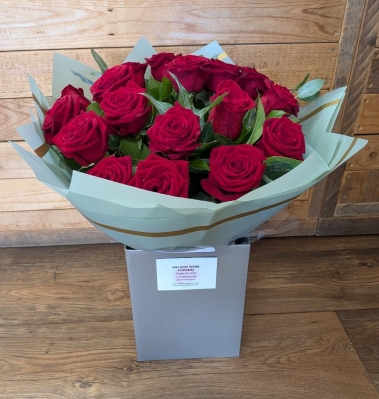 Luxury 18 Red Rose Bouquet