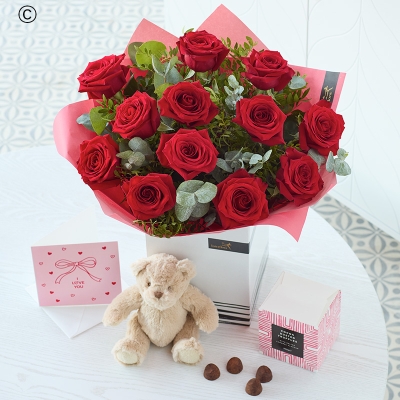 12 Red Roses Gift Set.