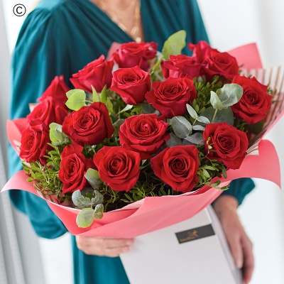 Luxury 18 Red Roses Bouquet