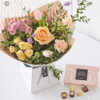 Spring Trending Hand tied with Chocolates Gift Set
