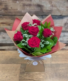 6 Red Roses