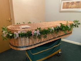 Casket garland